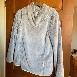 Active wear pullover